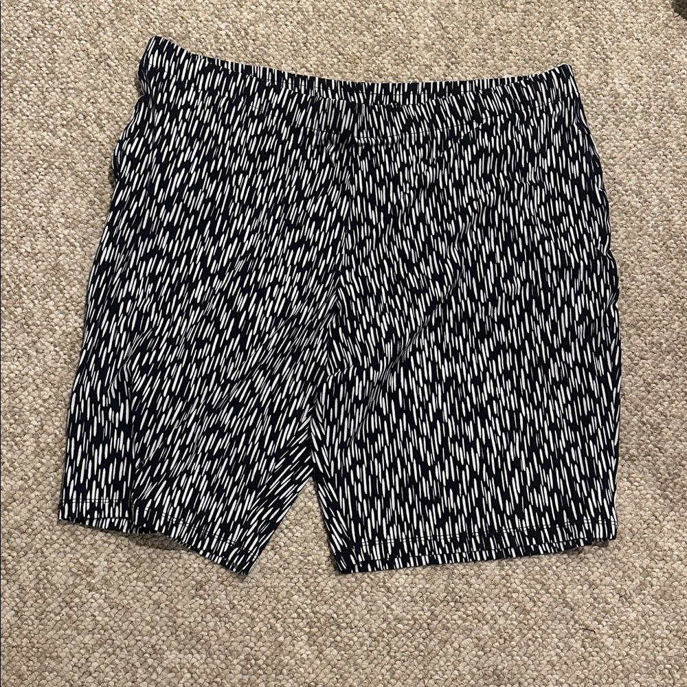 Susan Graver Black and White Patterned Shorts